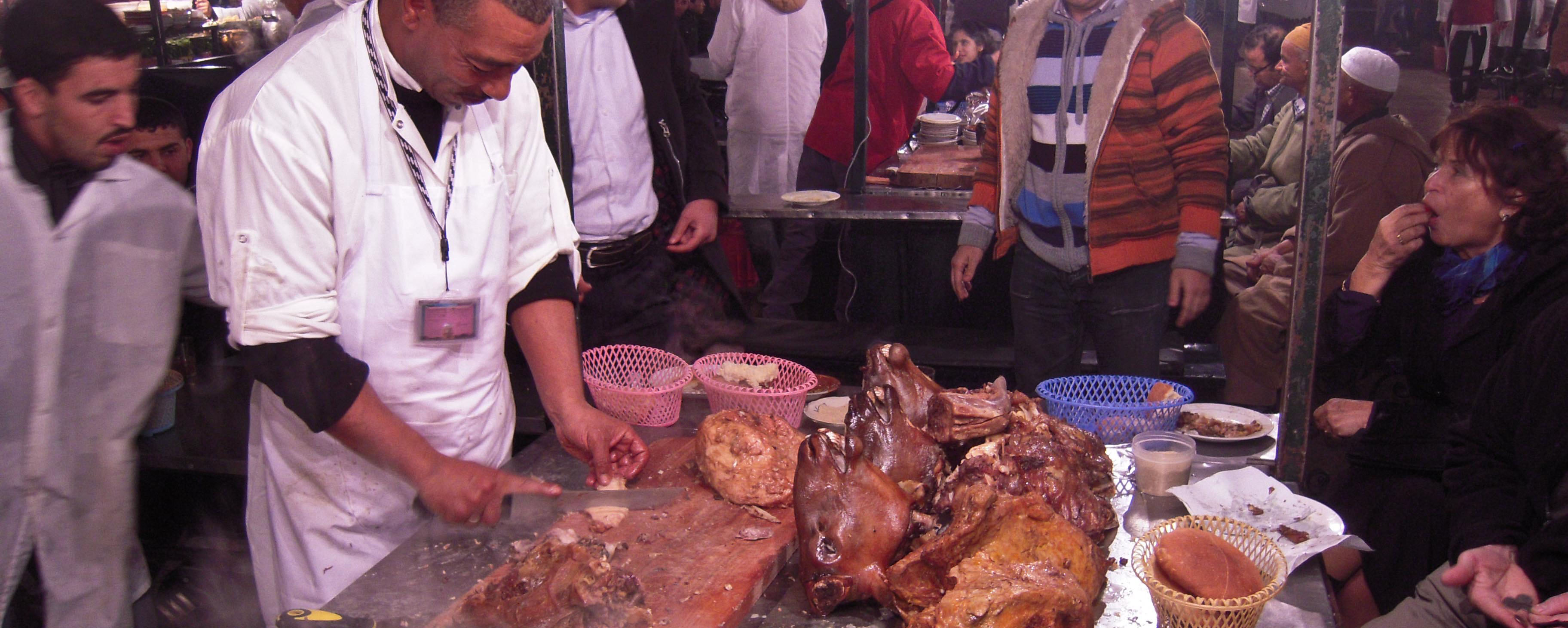 A_food_stall,_Djemma_el_Fna,_Marrakesh_(5367527033)